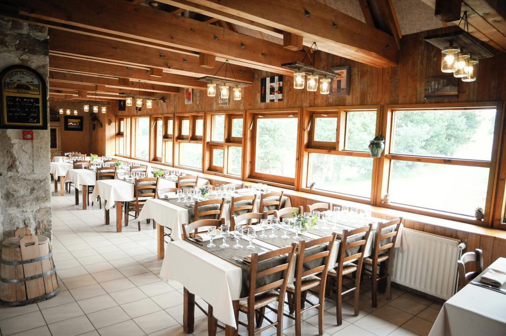 Le Jas Du Mas Hotel Saint-Anthème Eksteriør billede